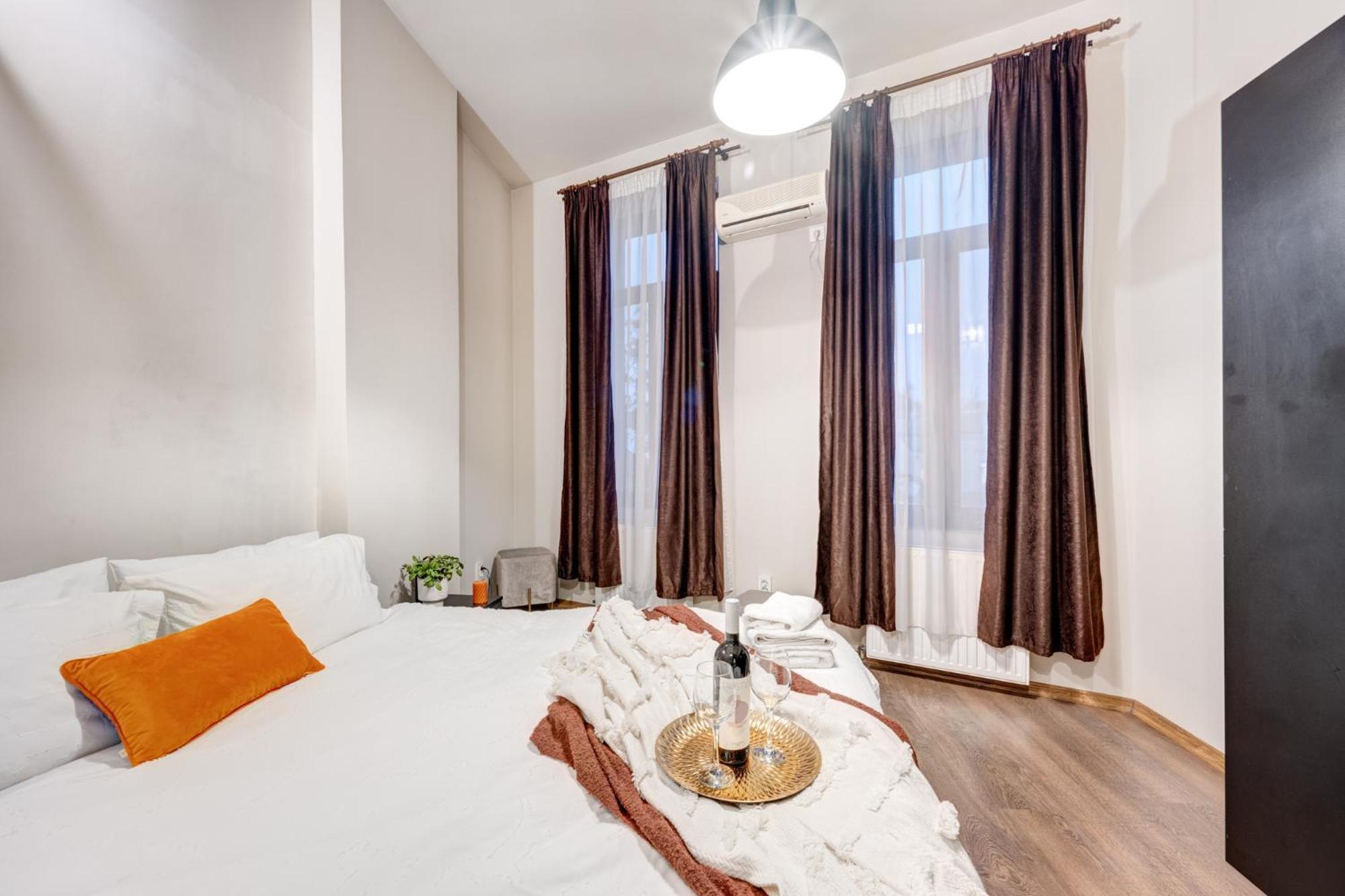 Holiday Apartments Βουκουρέστι Εξωτερικό φωτογραφία